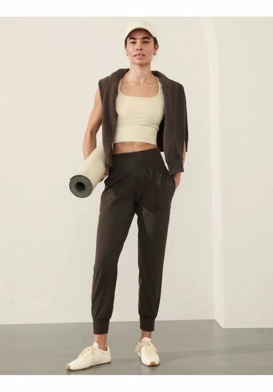 Athleta Salutation Stash Pocket Joggers Brown Size Medium